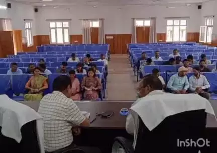 रुद्रप्रयाग: उपजिलाधिकारी जखोली भगत सिंह फोनिय ने विकास भवन सभागार में जनता दरबार कार्यक्रम का आयोजन किया