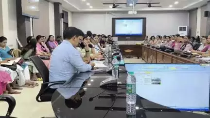পূব ডিব্ৰুগড়: জিলা আয়ুক্তৰ সভাপতিত্বত আয়ুক্তৰ কাৰ্যালয়ত অনুষ্ঠিত হয় সমাজ কল্যাণ বিভাগৰ পৰ্যালোচনা সভা