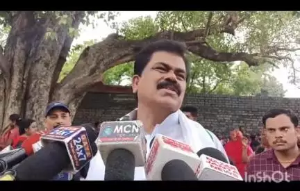 गया टाउन सीडी ब्लॉक: कांग्रेस नेता मोहन श्रीवास्तव ने प्रशांत किशोर पर कटाक्ष कर दी कड़ी प्रतिक्रिया