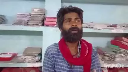 रामगढ़: पुलिस ने थाना क्षेत्र से मानसिक रूप से विक्षिप्त व्यक्ति को बरामद कर थाना लाया, पहचान कराने में जुटी