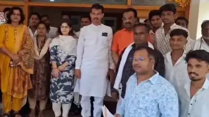 धर्मगुरू बद्दल अपशब्द वापरल्याने बंजारा समाजाच्या वतीने जिल्हाधिकारी पोलीस अधीक्षकांना निवेदन