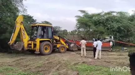 ಕೊಪ್ಪಳ: ಕೊಪ್ಪಳದ ಹಿರೇಹಳ್ಳದಲ್ಲಿ ಅಕ್ರಮ ಮರಳು ಬೋಟ್ ಗಳನ್ನ ಸೀಜ್ ಮಾಡಿದ ಅಧಿಕಾರಿಗಳು