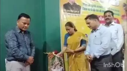 अल्मोड़ा: HNB स्पोटर्स स्टेडियम सभागार में कैबिनेट मंत्री रेखा आर्या ने नवनियुक्त आंगनबाड़ी कार्यकर्ताओं को सौंपे नियुक्ति पत्र
