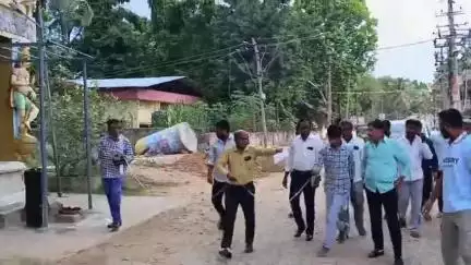 ಮಾಗಡಿ: ಬೈಚಾಪುರ ರಸ್ತೆ ಅಗಲೀಕರಣದ ಹಿನ್ನೆಲೆಯಲ್ಲಿ ಪಟ್ಟಣದಲ್ಲಿ ಸ್ಥಳ ವೀಕ್ಷಣೆ ಮಾಡಿದ ಶಾಸಕ ಬಾಲಕೃಷ್ಣ