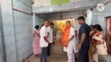 ঠাকুরপুকুর-মহেশতলা: মহেশতলা সাত নম্বর ওয়ার্ডে রবীন্দ্রনগর থানার পাশে মন্দির ও এলাকা পরিদর্শন করেন রাজ্যের বিরোধী দলনেতা শুভেন্দু অধিকারী