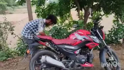 रतनी फरीदपुर: कसवा गाँव के पास बाइक से गिरकर युवक घायल, निजी क्लिनिक में इलाज जारी