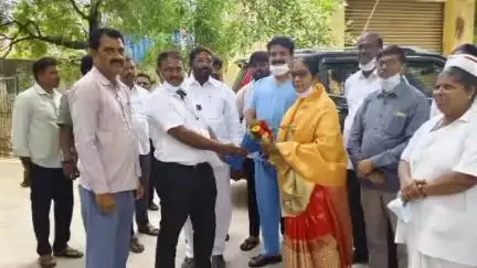 ధర్మవరం ప్రభుత్వ ఆసుపత్రిలో మంత్రి సత్య కుమార్ ఆదేశాలతో బీటీ రోడ్డు నిర్మాణానికి బుధవారం భూమి పూజ చేశారు.