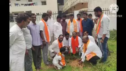 బాన్సువాడ: పేదల కొరకు పనిచేస్తున్న కేంద్ర ప్రభుత్వం బాన్సువాడలో బిజెపి జిల్లా అధ్యక్షులు చినరాజులు