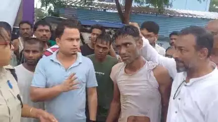 হোজাই: ডনবক্স স্কুলৰ সমীপৰ পৰা আৰক্ষীয়ে ৫ গ্ৰাম ড্ৰাগছসহ আটক কৰে এটা ড্ৰাগছ সৰবৰাহকাৰীক