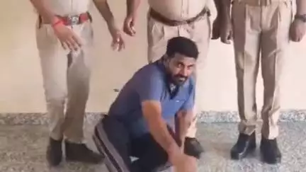 सरदारशहर: 6 साल से फरार वार्ड 18 के स्थाई वारंटी आरोपी को पुलिस ने 3000 KM पीछा कर सुजानगढ़ से किया गिरफ्तार