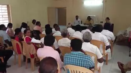 கோவில்பட்டி: கல் குவாரி உரிமையாளர்களுடன் ஆலோசனை கூட்டம் கோட்டாட்சியர் தலைமையில் கோட்டாட்சியர் அலுவலகத்தில் நடைபெற்றது