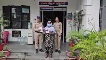 देहरादून: नेहरू कालोनी थाना पुलिस ने मंगलवार को मोथरावाला सपेरा बस्ती के पास से गिरफ्तार महिला नशा तस्कर को कोर्ट में किया पेश