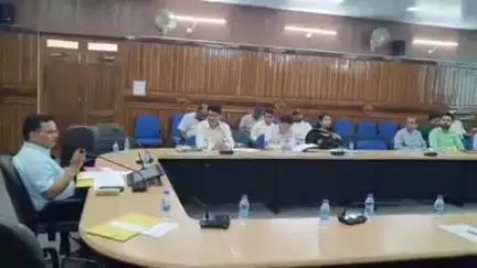 चम्पावत: मुख्य विकास अधिकारी की अध्यक्षता में जिला उद्योग मित्र की समीक्षा बैठक हुई