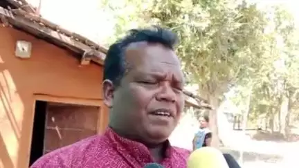 କଣ୍ଟାବାଞ୍ଜି: ବଙ୍ଗୋମୁଣ୍ଡା ବ୍ଲକ ଅଞ୍ଚଳ ରେ କେନାଲ କାମରେ ଶିଶୁ ଶ୍ରମିକ କାମ କରୁଥିବା ନେଇ ପ୍ରତିକ୍ରିୟା ରଖିଲେ ଆଦିବାସୀ ନେତା ସୁରେଶ ଭୋଇ