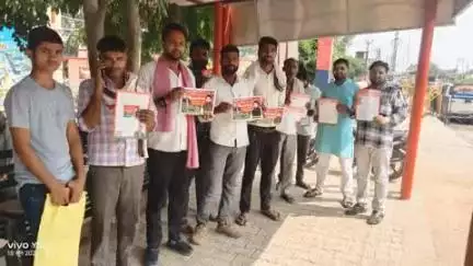 27 जनवरी 2025 से प्रतिदिन गांव गांव व घर-घर जाकर की पीडीए पर मीटिंग व पीडीए पर चर्चा

आज दिनाँक 18 जून को 136 ददरौल विधानसभा विभिन्न  ग्राम पंचायत में डोर टू डोर व घर-घर जाकर लोगों से मुलाकात की और   पीडीए पर चर्चा व और समाजवादी पा