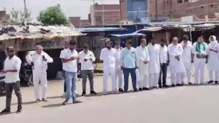 कोईलवर: पटना से बक्सर जाते समय भोजपुर के प्रवेश द्वार कोईलवर में पूर्व उपमुख्यमंत्री तेजस्वी यादव का स्वागत किया गया