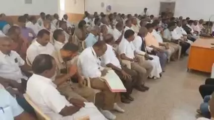 திருப்பூர் தெற்கு: ஊத்துக்குளி சாலையில் உள்ள  ஏஐடியூசி தொழிற்சங்க அலுவலகத்தில் 4 மாவட்ட அனைத்து தொழிற்சங்க ஆலோசனை கூட்டம் நடைபெற்றது
