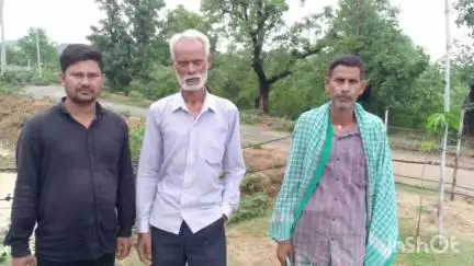 पिपरा: पीपरा गांव में मनरेगा से कूप निर्माण में अनियमितता का ग्रामीणों ने लगाया आरोप, जांच की मांग