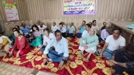 रूड़की: नगर निगम परिसर में शिवपुरम जनकल्याण समिति ने जलभराव को लेकर किया गया धरना प्रदर्शन #jansamsaya
