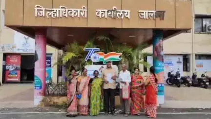 जालना: बिडी कामगारांची 5 महिन्यांची मजुरी थकवली
जिल्हाधिकाऱ्यांना निवेदन..