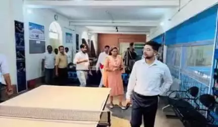 पूर्णिया पूर्व: जिला पदाधिकारी ने महात्मा गांधी इंडोर स्टेडियम का किया औचक निरीक्षण
