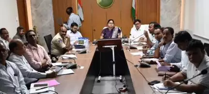 నిర్మల్: భారీ వర్షాలు, వరదలపై అప్రమత్తంగా ఉండాలి:జిల్లా కలెక్టర్ అభిలాష అభినవ్