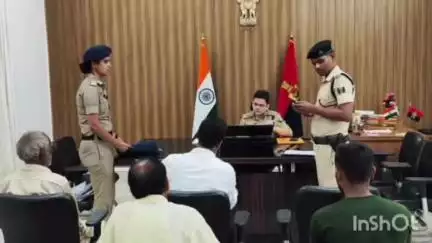मुंगेर: पुलिस अधीक्षक कार्यालय में आमजनों की शिकायतें पुलिस अधीक्षक द्वारा सुनी गईं
