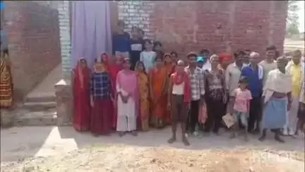 रामपुर: रामपुर के शिवपुर गांव में खरवार स्वाभिमान बचाओ महासम्मेलन को लेकर किया गया जनसंपर्क अभियान