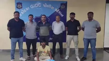 પલસાણા: કડોદરા ગામેથી SOG ની ટીમે રૂ. 9 હજારથી વધુના ગાંજા અને મુદ્દામાલ સાથે એકને ઝડપી એકને વોન્ટેડ જાહેર કર્યો