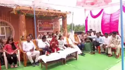 मोहखेड़: मोहखेड़ के देवगढ़ में मुख्यमंत्री ने होमस्टे का किया वर्चुअल लोकार्पण, महिला से किया संवाद