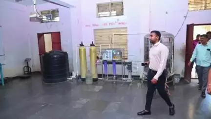 జగిత్యాల: మేడిపల్లి కస్తూర్బా గాంధీ బాలికల పాఠశాలను పరిశీలించిన జిల్లా కలెక్టర్ సత్యప్రసాద్