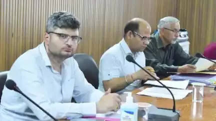 चमोली: जिलाधिकारी की अध्यक्षता में दिव्यांगजन समस्याओं की हुई समीक्षा बैठक, समाधान के लिए दिए गए निर्देश
