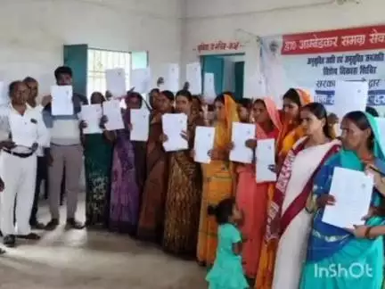 हसपुरा: प्रखंड के धुसरी पंचायत के निरखपुर-गोड़ारी सहित पांच पंचायतों के अनुसूचित जाति टोला में लगा विशेष शिविर