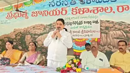 రాయదుర్గం: విద్యా వ్యవస్థలో విప్లవాత్మక మార్పులు తెచ్చిన మంత్రి నారా లోకేష్: పట్టణంలో ప్రభుత్వ విప్ కాలవ శ్రీనివాసులు