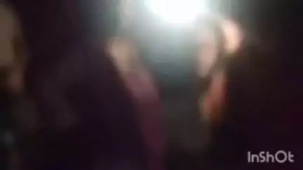पौड़ी: महिलाओं की आड़ में अवैध खनन करने वालों ने की जबरन ट्रक छुड़वाने की कोशिश, राजस्व अधिकारियों और कर्मचारियों का किया घेराव