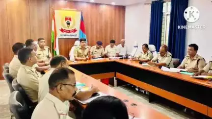 आदित्यपुर गम्हरिया: एसपी ने मासिक अपराध गोष्ठी में अपराधों की समीक्षा की, उत्कृष्ट कार्य करने वाले अनुसंधानकर्ता हुए पुरस्कृत
