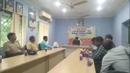ସୋନପୁର: ସଦର ପୌରପରିଷଦ ସମ୍ବିଳନୀ କକ୍ଷ ଠାରେ ବାତ୍ୟା ସମ୍ପର୍କିତ ସତର୍କ କୁ ନେଇ ଟେବୁଲ ଟପ ବୈଠକ