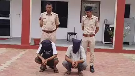 राजगढ़: न्यांगली में चाकू की नोक पर गाड़ी लूट मामले में अंतरराष्ट्रीय गिरोह के 2 बदमाश बापर्दा गिरफ्तार, वारदात व लूटी कार बरामद
