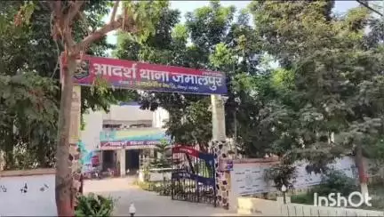 जमालपुर: छोटी दौलतपुर में पथराव मामले में पांच लोगों पर प्राथमिकी, आरोपियों की गिरफ्तारी के लिए छापेमारी जारी