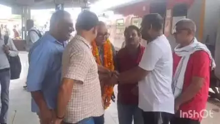 हुज़ूर: रीवा रेलवे स्टेशन पर कांग्रेस पदाधिकारियों ने प्रदेश कांग्रेस कमेटी के महासचिव राजा बघेल का किया स्वागत