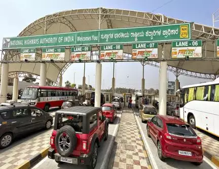 '3000 ರೂ. ಪಾವತಿಸಿ 1 ವರ್ಷ ಟೋಲ್ ರಸ್ತೆಯಲ್ಲಿ ಪ್ರಯಾಣಿಸಿ'.. ಕೇಂದ್ರ ಸರ್ಕಾರದಿಂದ ಫಾಸ್ಟ್ ಟ್ಯಾಗ್ ವಾರ್ಷಿಕ ಪಾಸ್