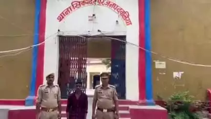 सिकंदरपुर: गांव किशोर चट्टी से शादी का झांसा देकर नाबालिग को भगाने वाला अभियुक्त किया गया गिरफ्तार