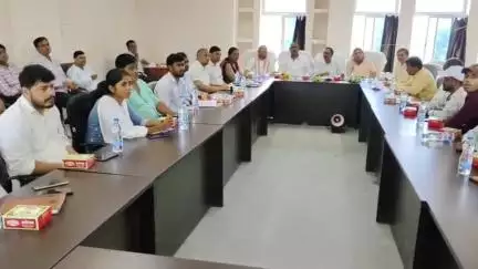 हसनगंज: हसनगंज प्रखंड सभागार में प्रखंड स्तरीय बीस सूत्री कार्यान्वयन कार्य समिति की बैठक आयोजित