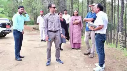 बागेश्वर: कौसानी-रत मटिया-कौलांग-लयोबांज मोटर मार्ग का जिलाधिकारी ने किया औचक निरीक्षण, खराब गुणवत्ता पर जताई नाराज़गी