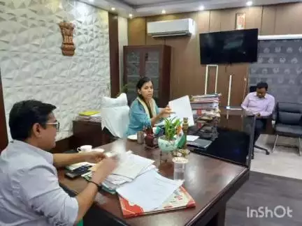 सासाराम: रोहतास जिला पदाधिकारी उदिता सिंह ने भारत मामला एक्सप्रेसवे से संबंधित एक बैठक की