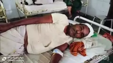 बारां: मारपीट के आरोपियों की गिरफ्तारी की मांग को लेकर एसपी को दिया परिवाद, प्रार्थी का पिता जिला अस्पताल में भर्ती