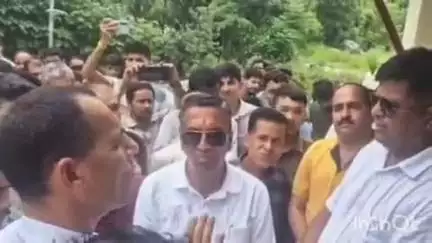 नैनीताल: भीमताल खनस्यु थाने का ग्रामीणों ने किया घेराव, ग्रामीण जितेन बोरा की हत्या का अब तक खुलासा न होने से नाराज