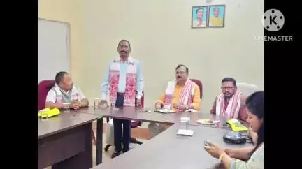 তিনিচুকীয়া: ভ্ৰমণলৈ অহা বিজেপি কিষাণ মৰ্চাৰ ৰাষ্ট্ৰীয় সভাপতি ৰাজকুমাৰ চাহৰক জিলাত উষ্ম আদৰণি বিধায়ক সঞ্জয় কিষাণৰ