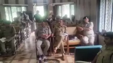 हरिद्वार: कांवड़ मेले को लेकर रसियाबड़ गेस्ट हाउस में यूपी पुलिस और उत्तराखंड पुलिस की इंटरस्टेट मीटिंग