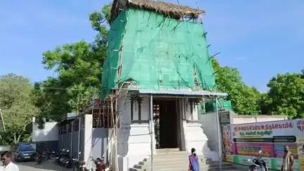 ஆரணி: திருவண்ணாமலை மாவட்டம் ஆரணியில்ஸ்ரீ வேம்புலி அம்மன் ஆலய மகா கும்பாபிஷேக விழா முன்னிட்டு பந்தக்கால் நடும் விழா